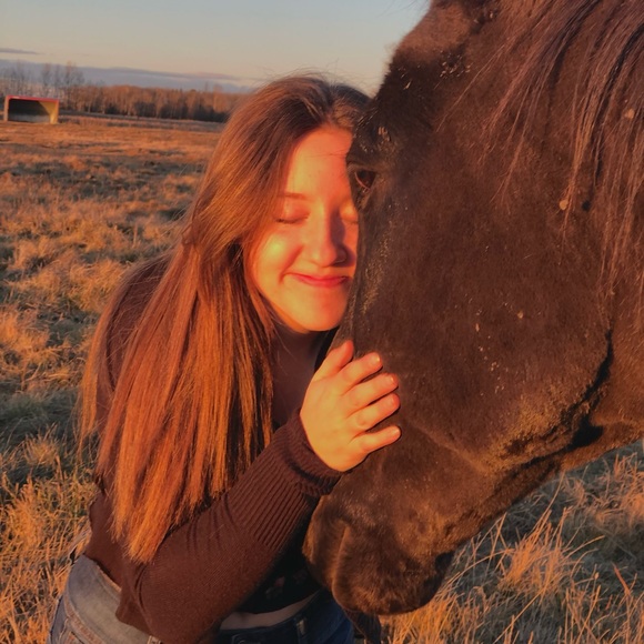 Meet your Posher, Amora - Picture 1 of 1